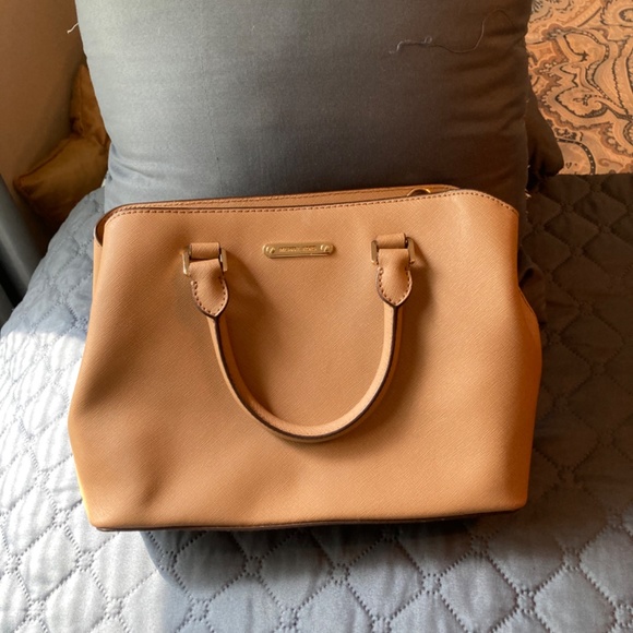 Purses - Picture 8 of 9